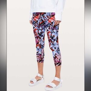 Lululemon Wunder Under Crop High Rise‎ Lush Lillies Size 2
